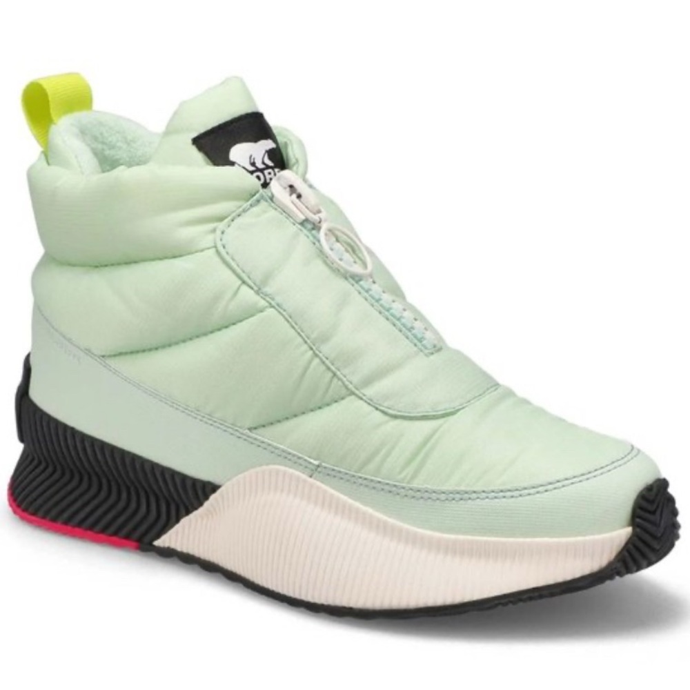 Sorel Out N About III Puffy Zip-Up Ankle Boots, mint green, like new condition